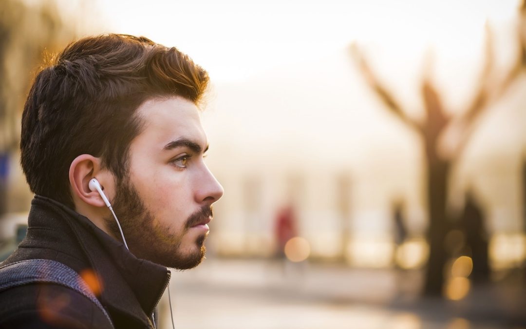 Trouver une coupe de cheveux qui convient à votre barbe